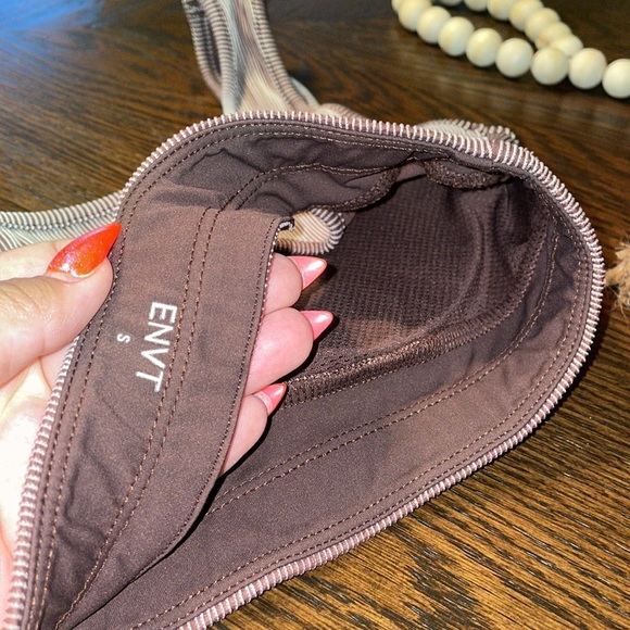 Enavant ENVT Brown Sports Bra Size S - NWOT - Picture 4 of 7